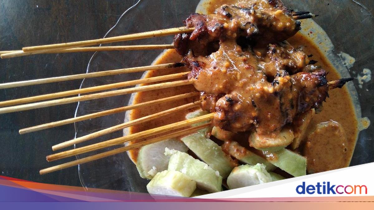 Sate Ayam Dua Tusuk: Rasa Legenda di Jantung Cilacap